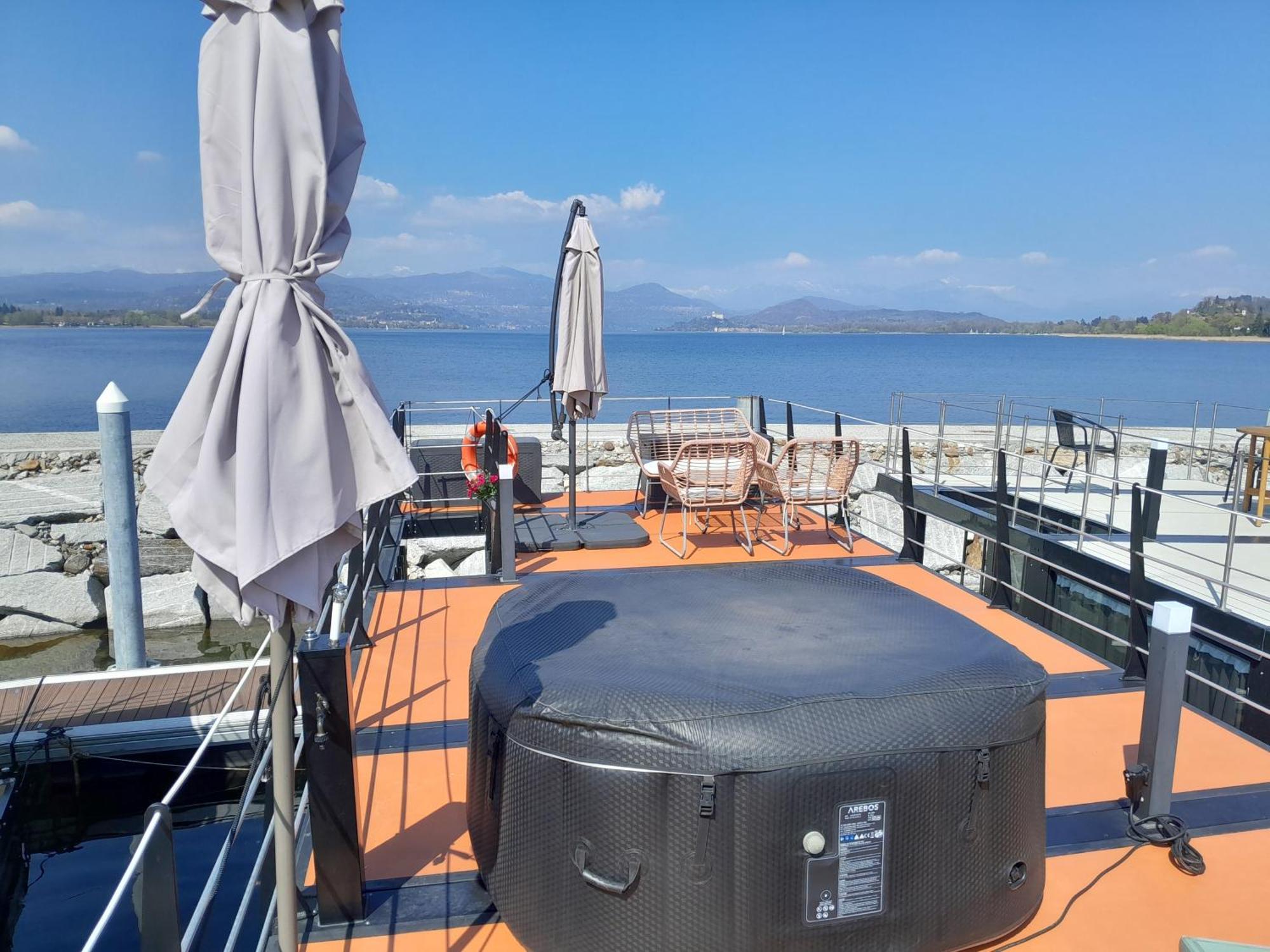 Floating Experience Black Pearl, Lago Maggiore Dormelletto Exterior foto